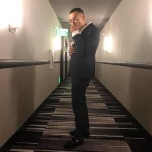 Meet your Posher, Dominic